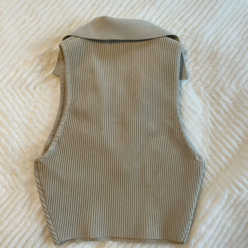 Babaton Sculpt Knit Cropped Tank - Picture 4 of 4